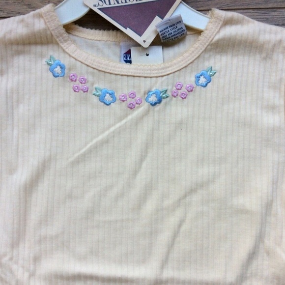 New Legends Medium M 10/12 10 12 Girls Yellow Beige Embroidered Top Shirt NWT - Picture 3 of 3